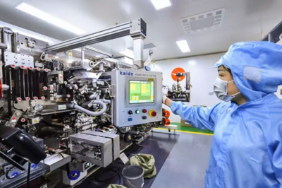 遠(yuǎn)東電池助力華晨新日新能源汽車下線，技術(shù)開發(fā)譜寫合作新篇章